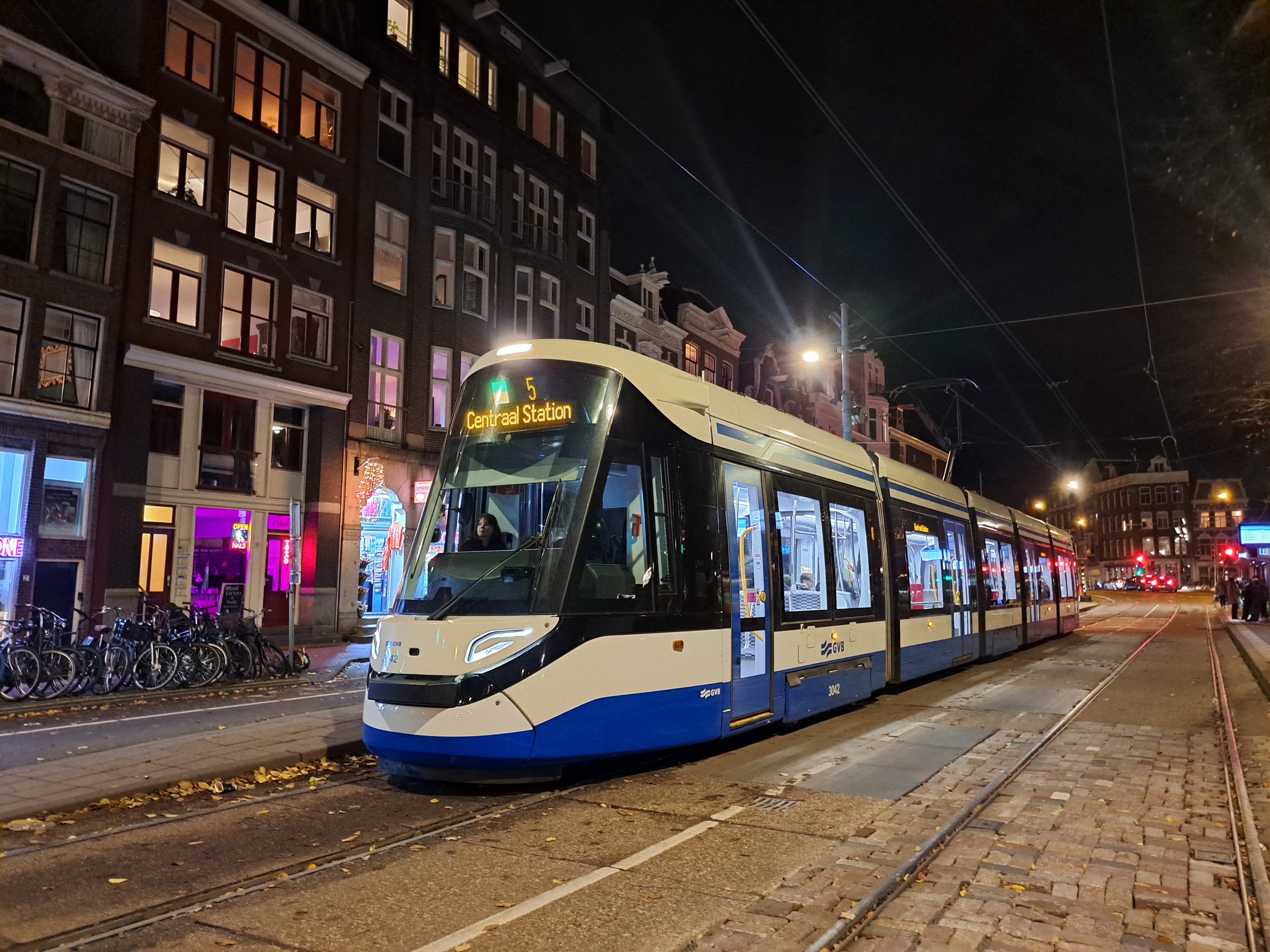 Volledige weergave van CAF Urbos 15G (R-net)